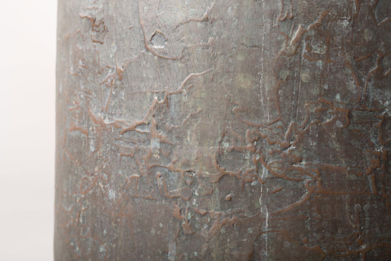 Forms + Surfaces, Urn - 5