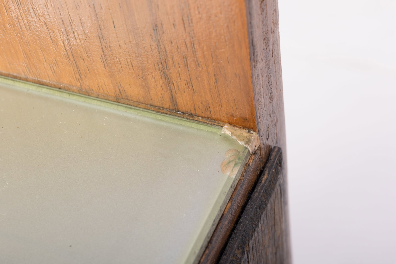 Italian, Nightstands (2) - 13