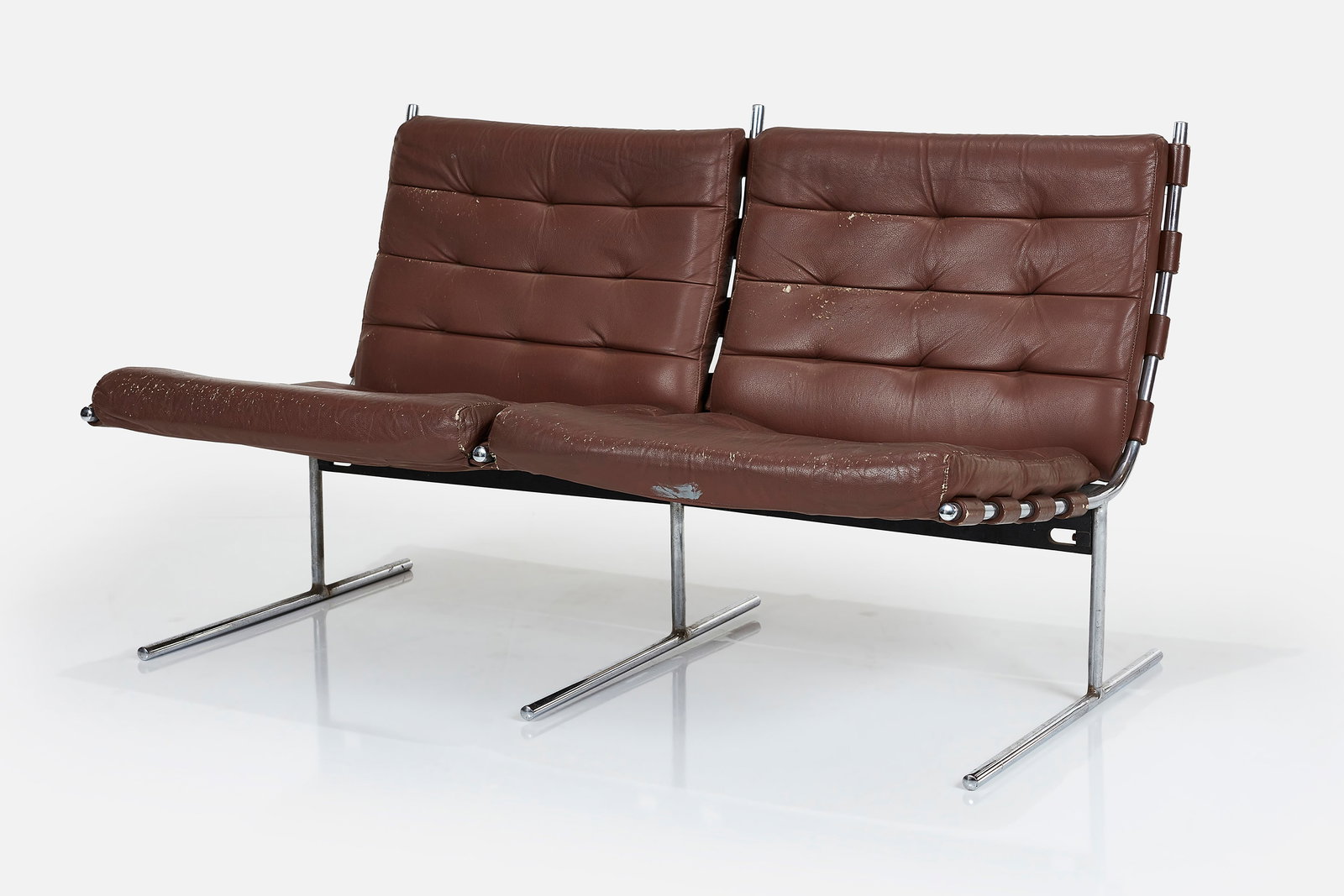 Jorge Zalszupin, Two-Seat 'Oxford' Settee: JORGE ZALSZUPIN (Brazilian, 1922-2020) Two-seat 'Oxford' settee, ca. 1960 Chrome-plated steel, vinyl, painted metal. Manufactured by L'Atelier, Brazil. 28.5" H x