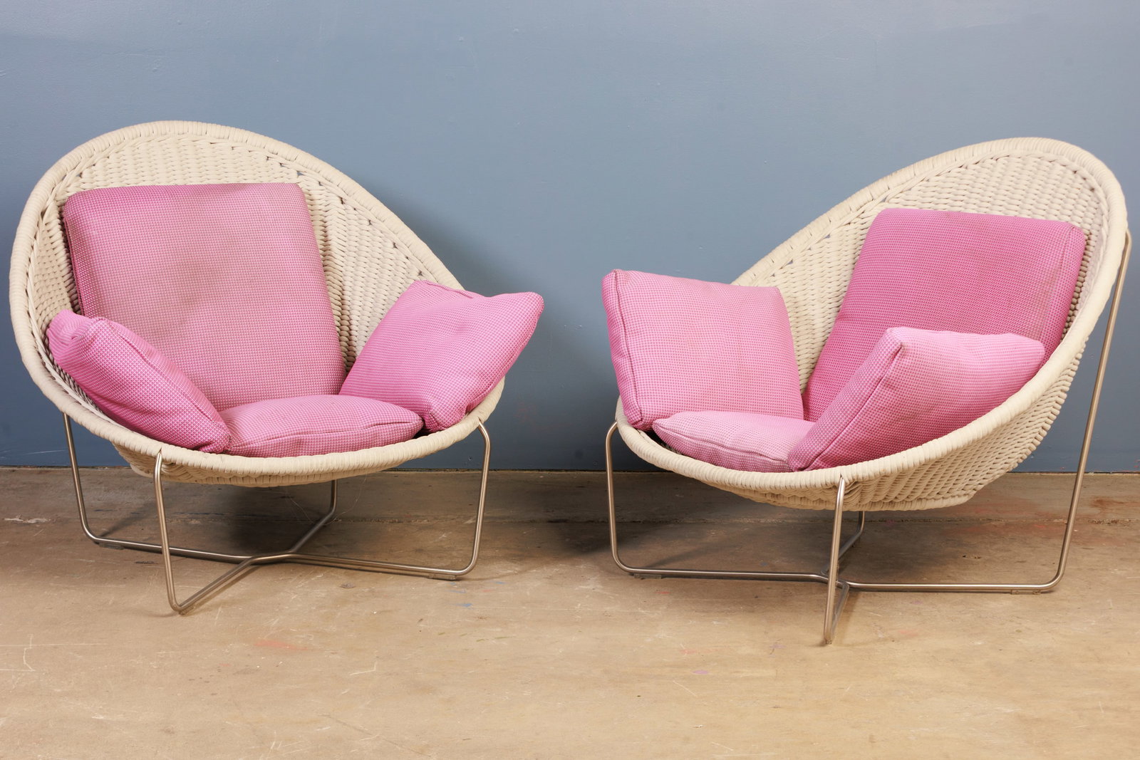 Paola Lenti, 'Nido' Lounge Chairs (2): PAOLA LENTI Pair of 'Nido' outdoor lounge chairs, ca. 2000 Hand-woven rope cord, stainless steel, fabric. Manufactured by Paola Lenti, Italy. Each: 37" H x 42.5" W x 39"