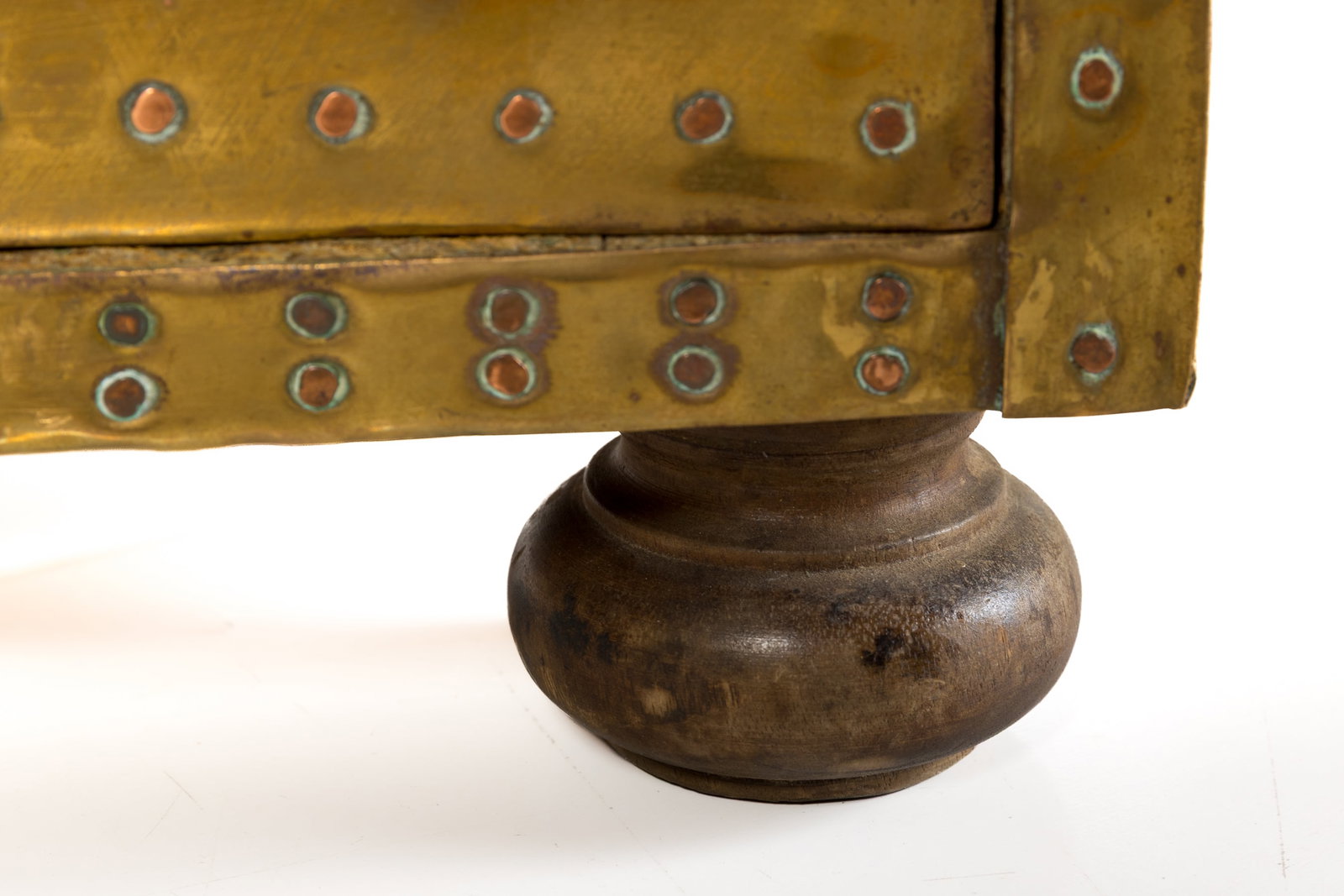 Sarried, Case Coffee Table - 10