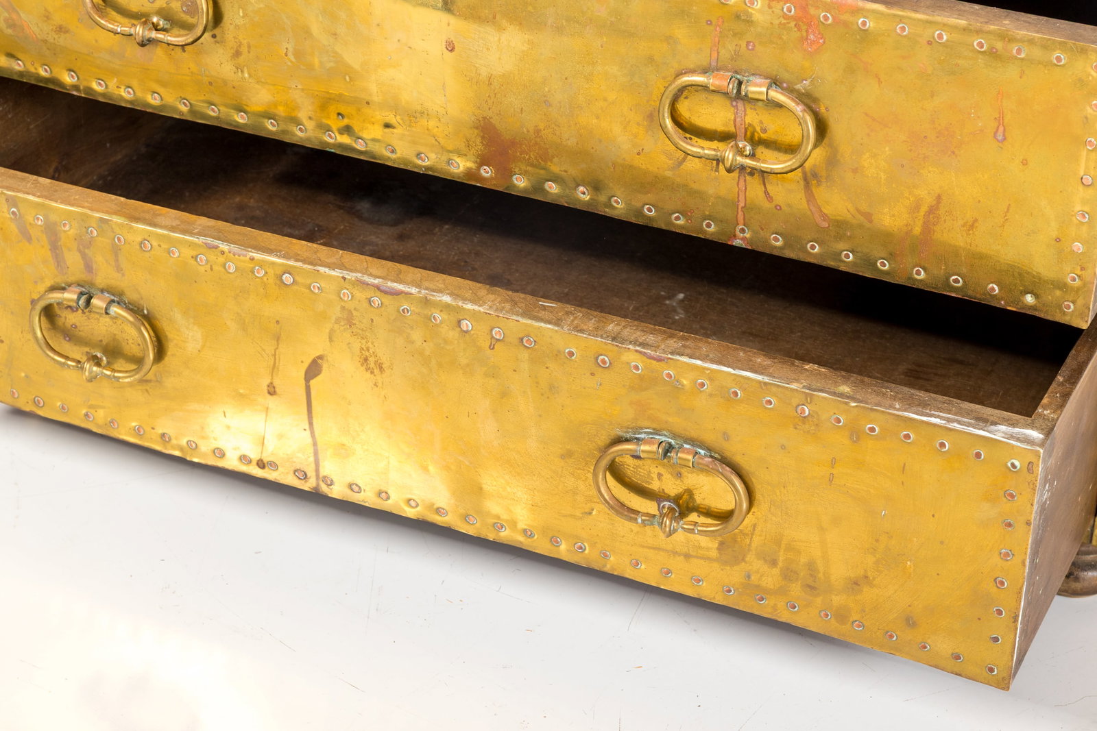 Sarried, Case Coffee Table - 17