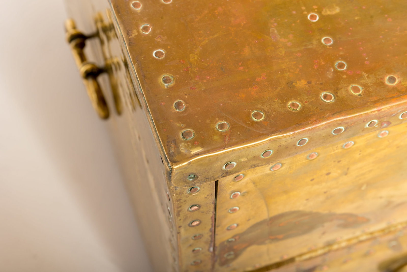 Sarried, Case Coffee Table - 6