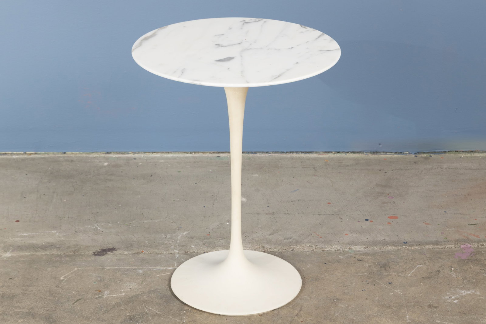 Eero Saarinen, 'Tulip' Side Table (1 of 7)