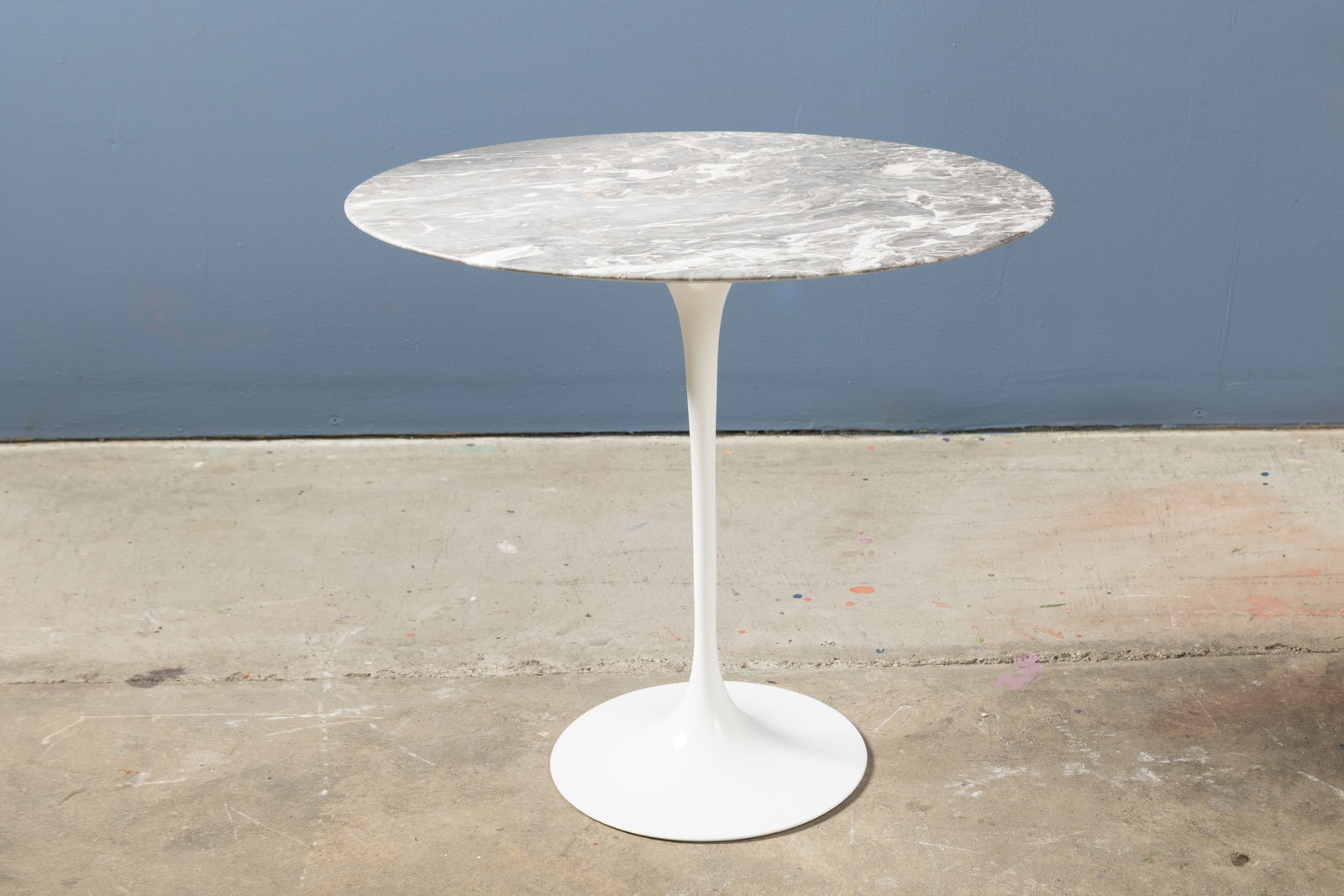 Eero Saarinen, Oval 'Tulip' Side Table (1 of 8)