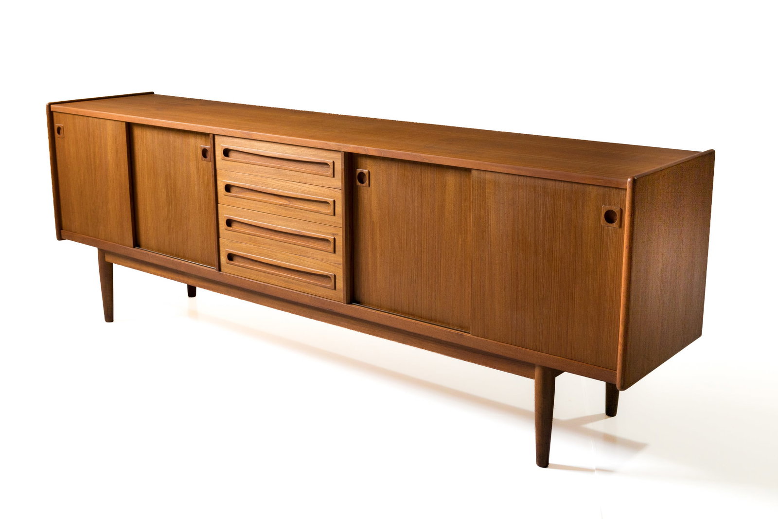 Johannes Andersen, Credenza (1 of 10)