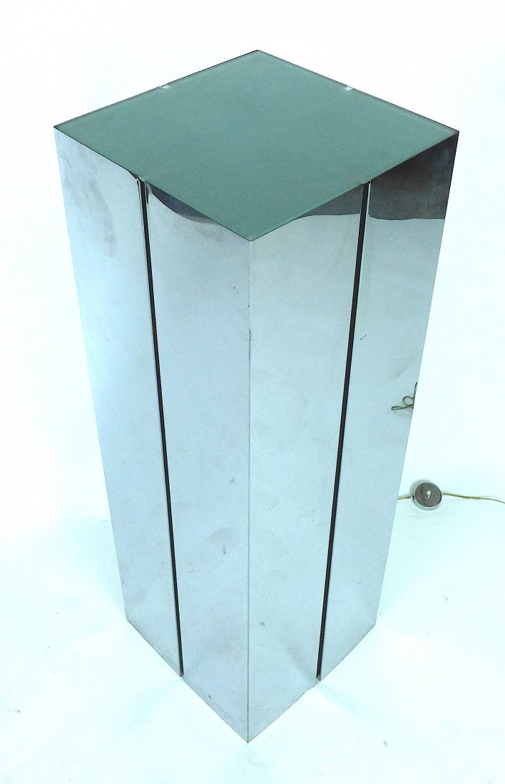 Chrome lighted pedestal (1 of 1)