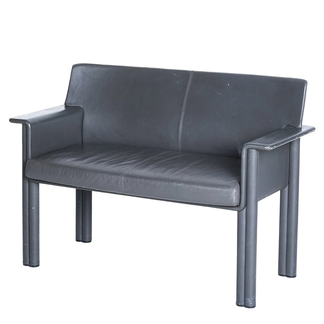 Tobia Scarpa leather settee (1 of 1)