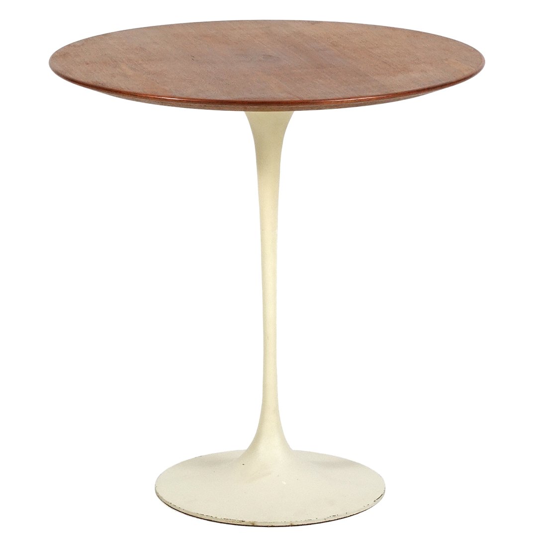 Eero Saarinen Tulip side table (1 of 3)