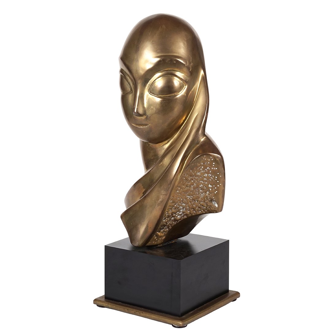 Art Deco sculpture (1 of 3)