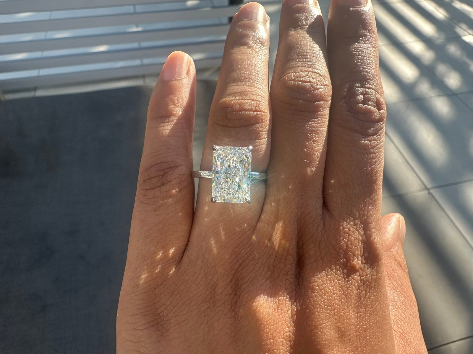 5 Carat Radiant Cut Solitaire Diamond Engagement Ring in 14k white Gold: 14k White Gold Radiant Cut Solitaire Diamond Engagemant Ring /Total Diamond Weight: 5 Carat Solid 14k White Gold & Conflict - Free Lab Grown Diamond/Diamond Quality : E in Color & VVS-VS in Clarity/Wi