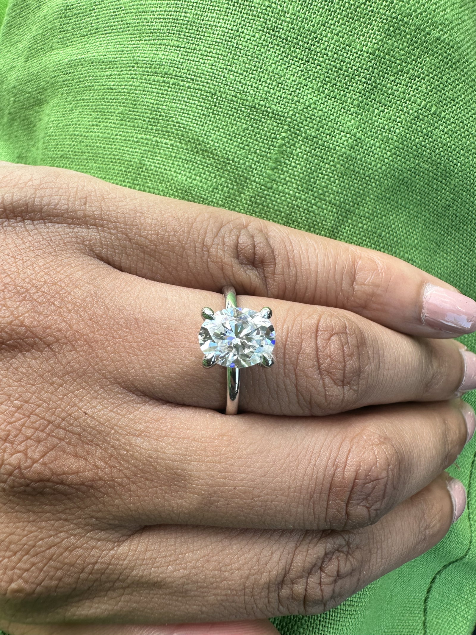 3 Carat Oval Diamond Engagement Ring in 14k White Gold: 14k White Gold Oval Diamond Engagemant Ring /Total Diamond Weight: 2 Carat Solid 14k White Gold & Conflict - Free Lab Grown Diamond/Diamond Quality : E in Color & VVS-VS in Clarity/Certification : IGI