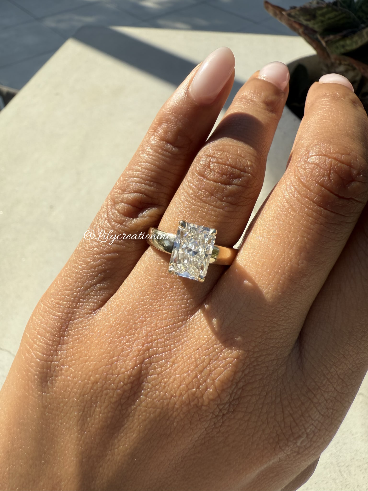 3 Carat Radiant with thick Gold Band Diamond Engagement Ring in 14k Yellow Gold: 14k Yellow Gold Radiant with Thick Gold Band Diamond Engagemant Ring /Total Diamond Weight: 3 Carat Solid 14k Yellow Gold & Conflict - Free Lab Grown Diamond/Diamond Quality : E in Color & VVS-VS in C