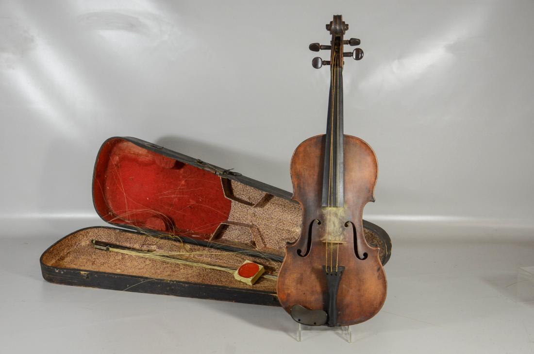 Unmarked violin, single piece figured maple back, (1 of 7)