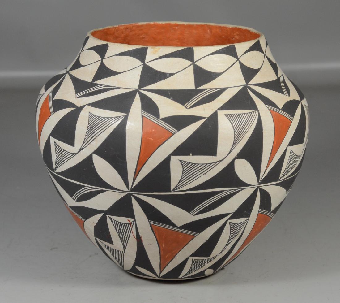 Acoma Pottery Vase (1 of 3)
