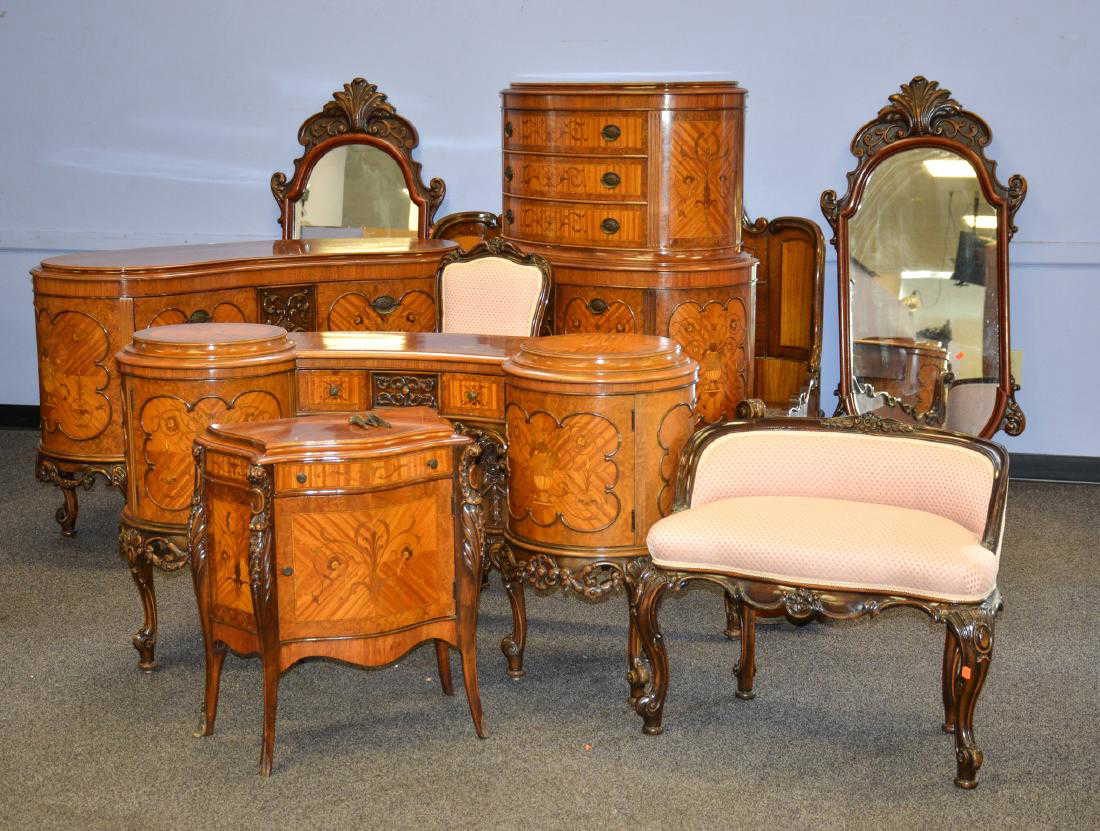 Rockford Furniture Co 9 Pc French style bedroom set