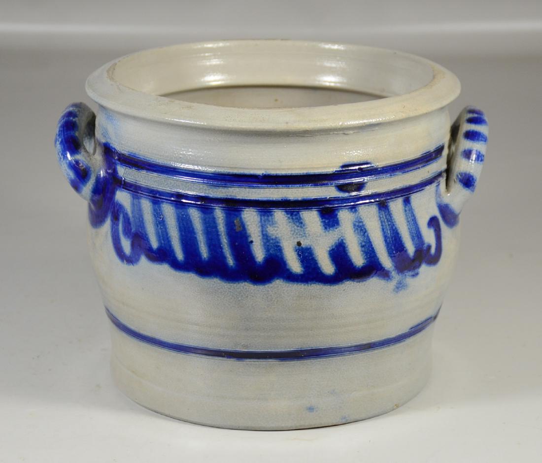 6 Liter blue decorated stoneware crock (1 of 2)