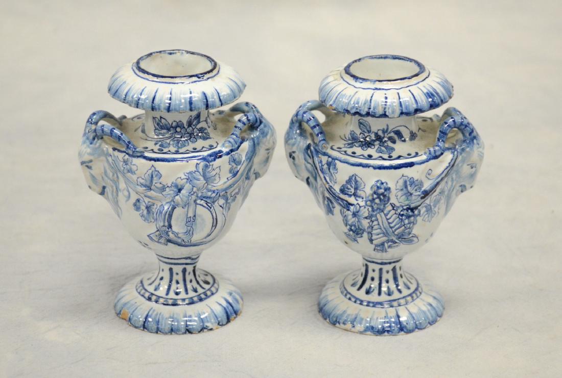 Pr Continental faience diminutive urns (1 of 3)