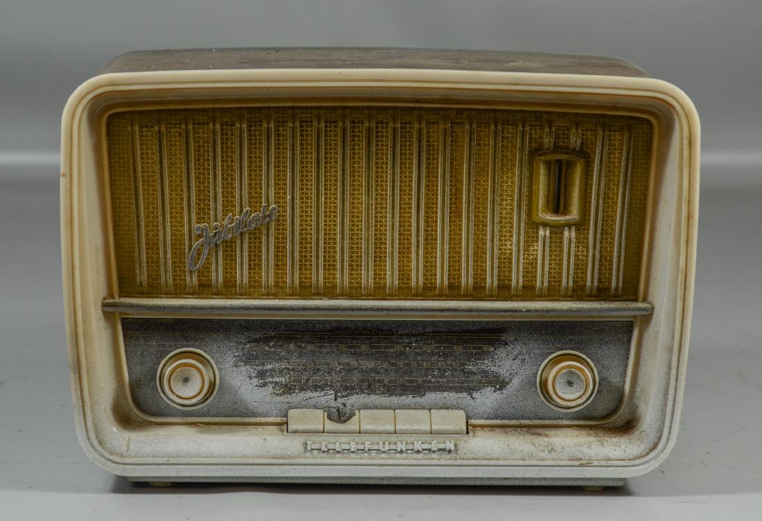 Telefunken Jubilate radio, damage to buttons, 9" h x: Telefunken Jubilate radio, damage to buttons, 9" h x 13-1/2" w