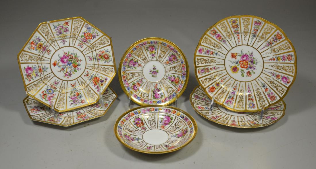 Pair of Meissen round low bowls & underplates (1 of 2)