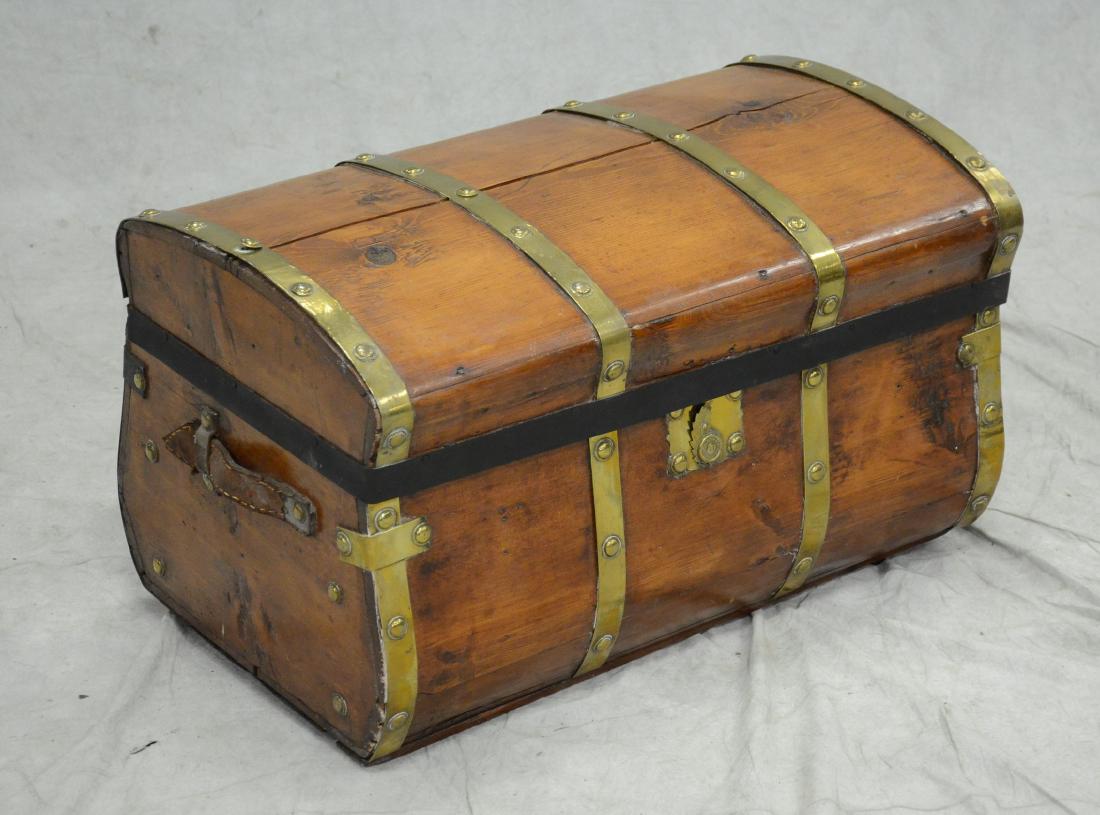 Brass bound wooden Jenny Lind trunk (1 of 4)