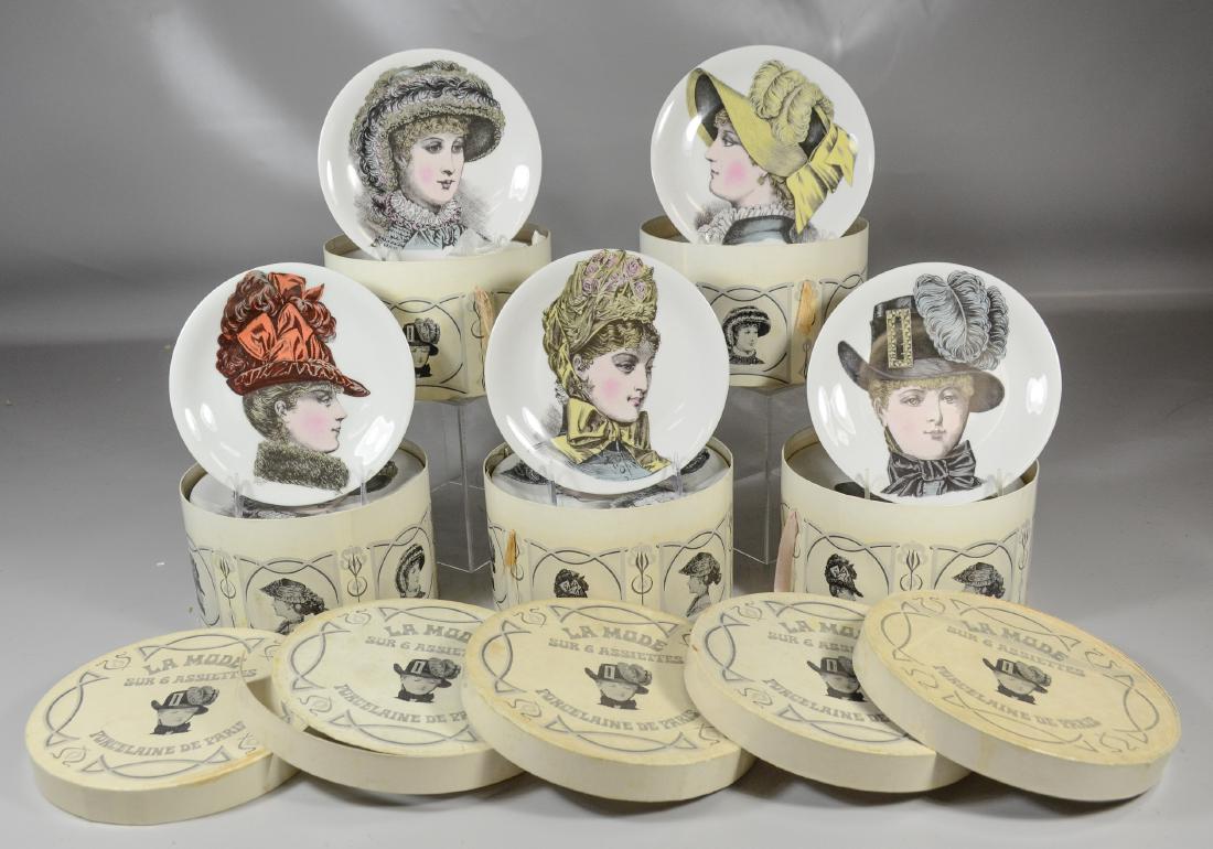(26) Boxed Porcelaine de Paris decorative plates (1 of 3)