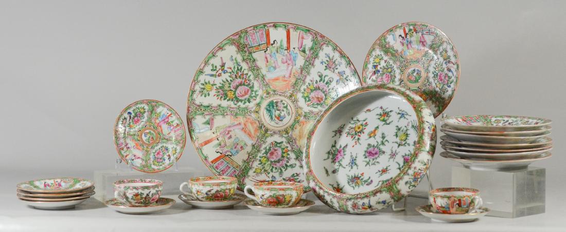 (23) pcs Chinese Rose Medallion porcelain, incl charger (1 of 4)