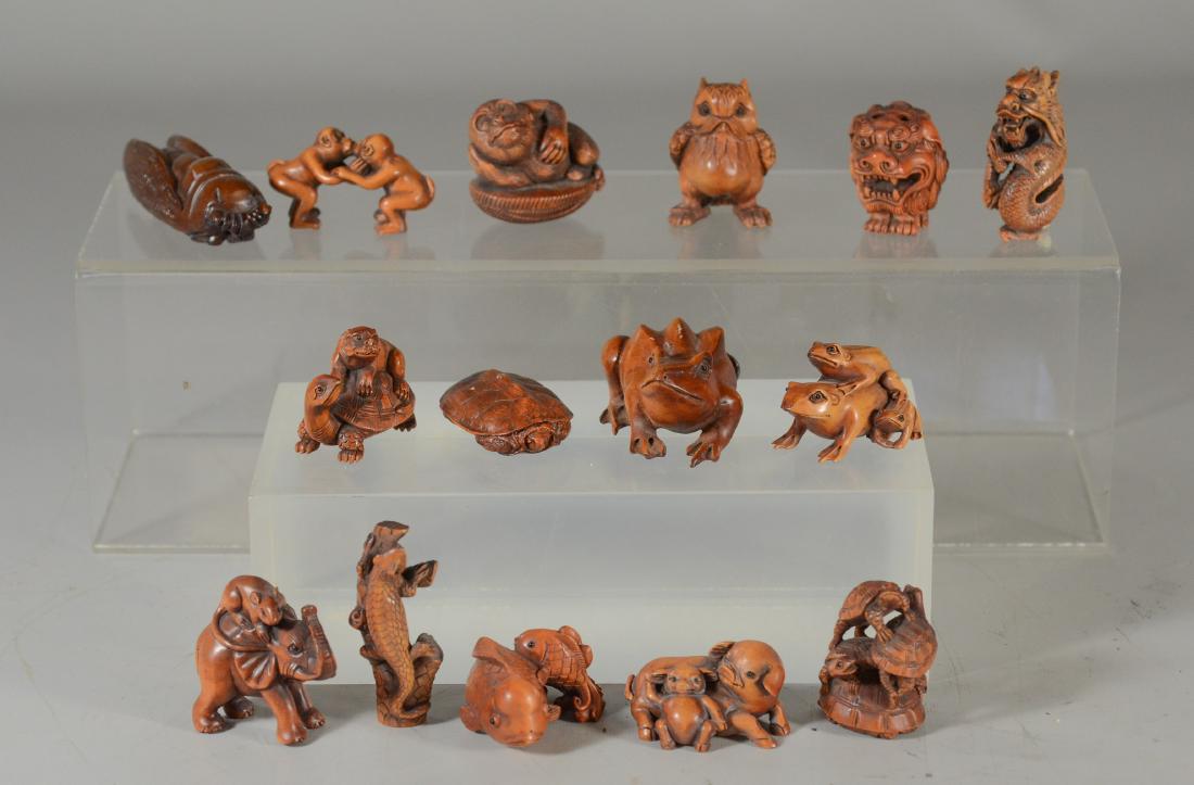 (15) Modern Japanese carved netsukes, turtles, frogs, (1 of 8)
