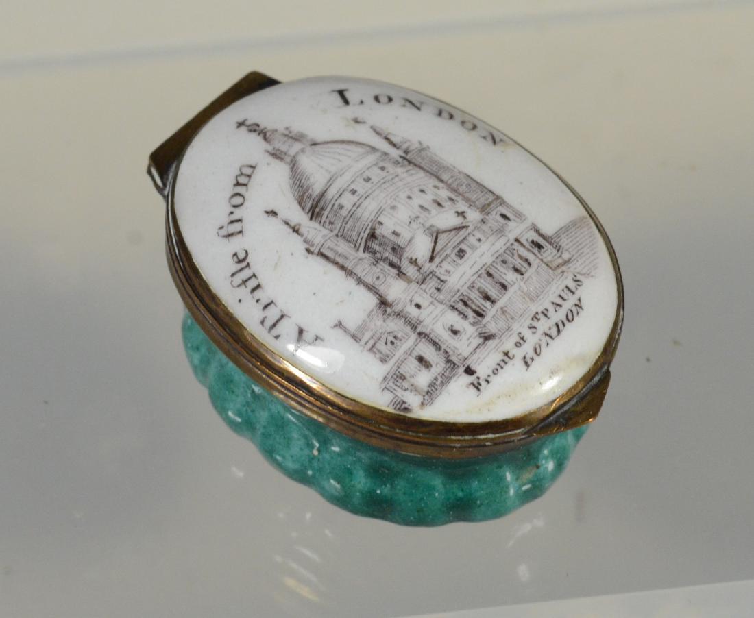 Battersea Bilston English enamel patch box (1 of 3)