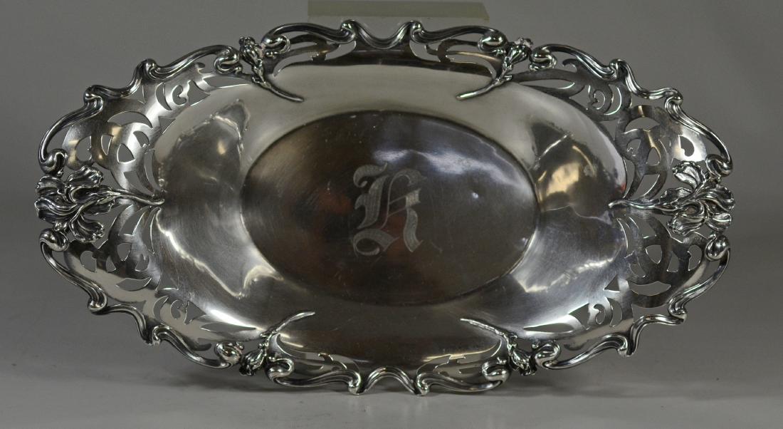 Wm B Kerr sterling silver oval bread dish (1 of 6)