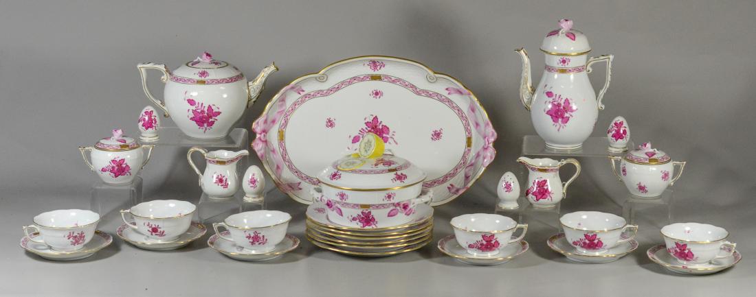 (30) pieces Herend "Chinese Bouquet Raspberry" (1 of 9)