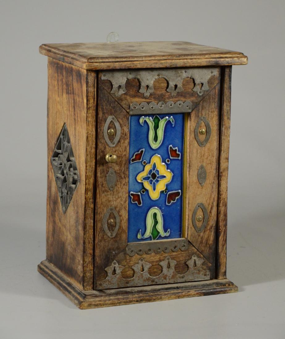 Arts & Crafts style wall hanging key box, tile inser (1 of 4)