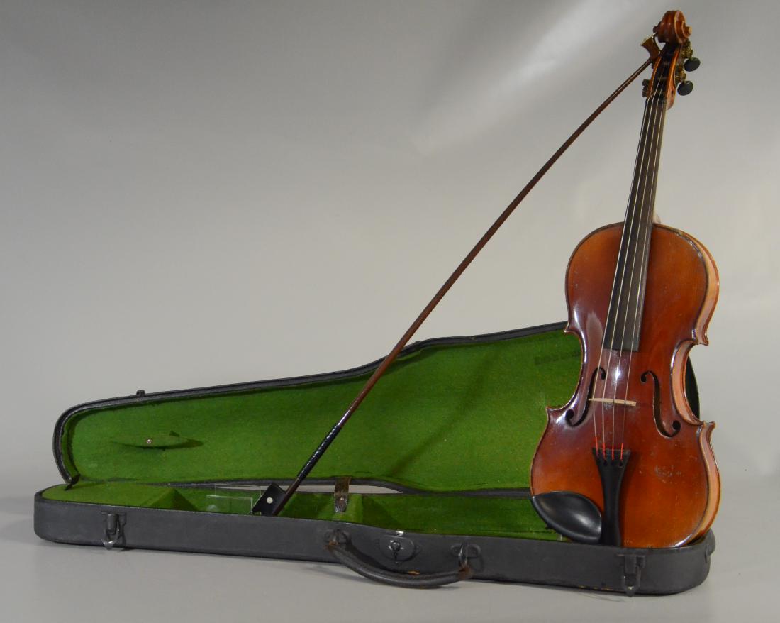 Student 3/4 violin, faux Guarnerius label (1 of 8)