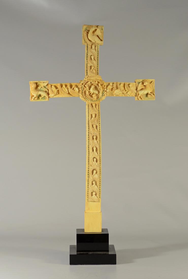 Cloisters cross w/carved Christian iconography, MMA (1 of 9)