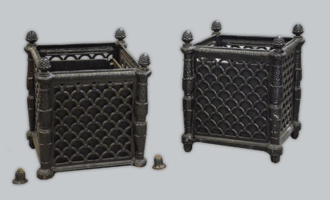 Pr cast iron Victorian style planters (1 of 2)