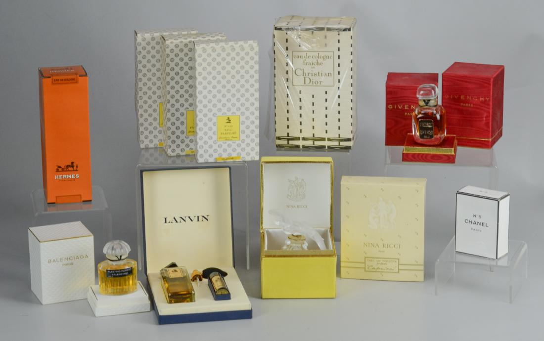 12 Designer perfumes & talcs in original boxes (1 of 4)