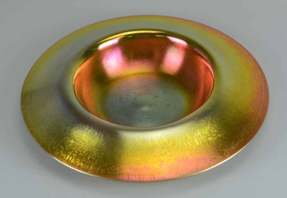 Signed Steuben gold aurene center bowl (1 of 2)