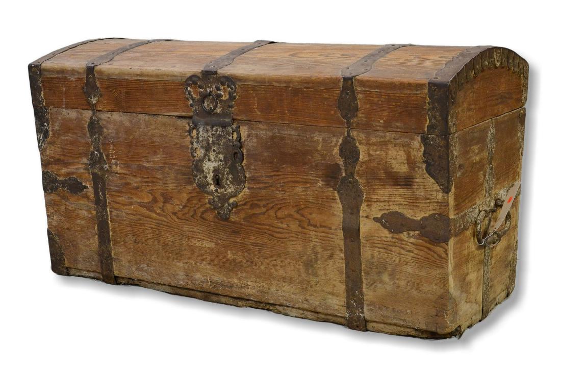 Dome top steamer trunk (1 of 6)