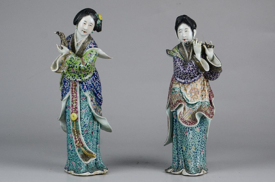 Pr Chinese Famille Rose porcelain figures (1 of 2)