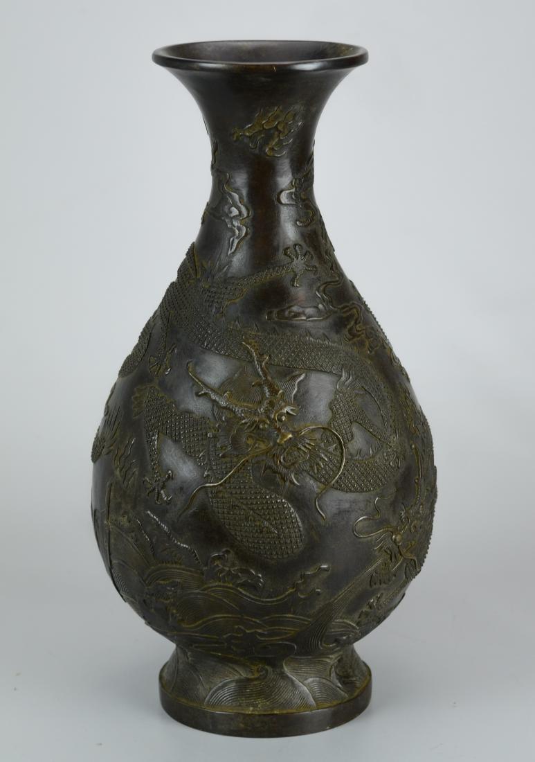 Chinese bronze vase (1 of 3)