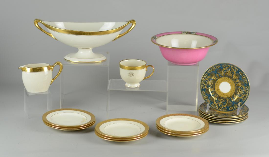 Shelf lot 118 porcelain (1 of 2)