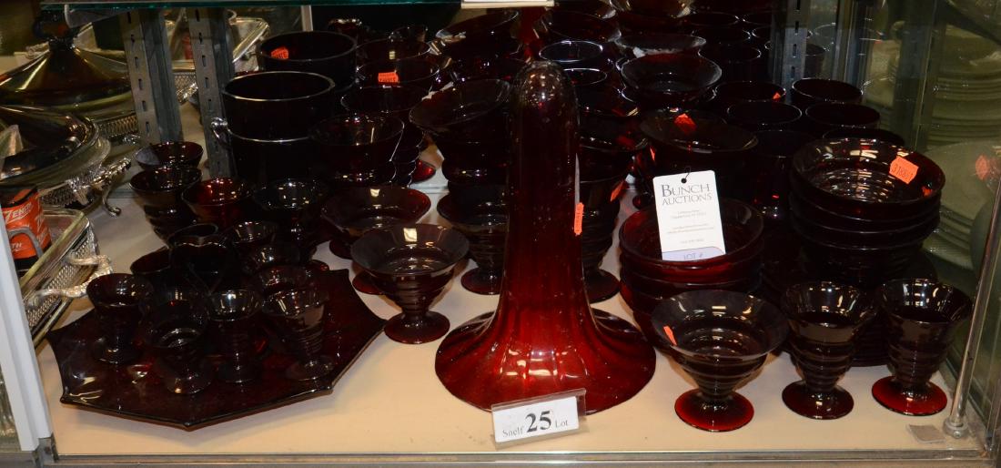 Shelf lot 25 Ruby Glass (1 of 1)