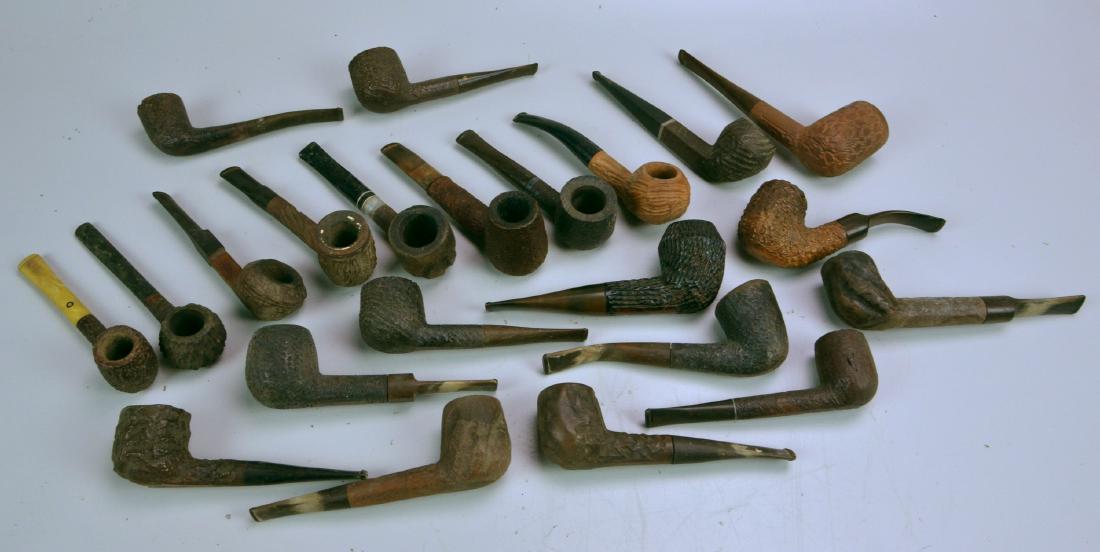 (22) Smoking Pipes, Textured Bowls: (22) Carved wood smoking pipes, all with textured bowls, including Ehrlich, Purex, Yello-Bole, Kaywoodie, Shalom, Cellini, Moore Mark, Three Star, Rocky Briar, Prince of Wales, Marxman, Custombilt, Wa