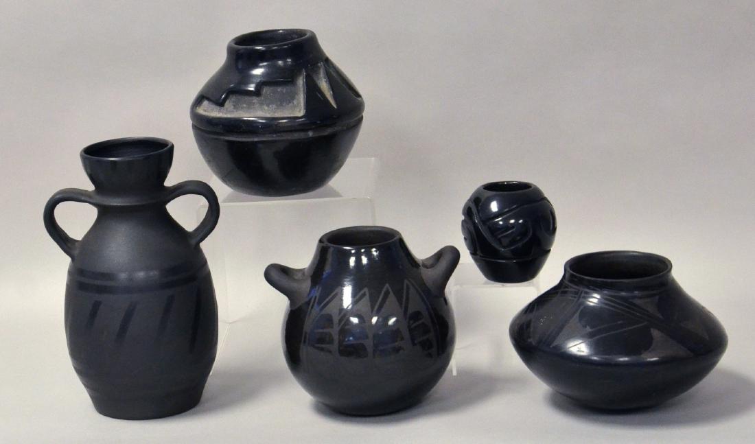 5pc Native American Black Pottery, Santa Clara Pueblo: 5 pc Native American Black Pottery, Santa Clara Pueblo / San Ildefonso, black on black vessels, including works by Loretta "Sunday" Chavarria (daughter of Stella Chavarria), Birdell, Romario, largest