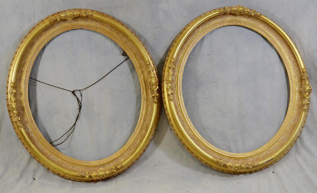 Pair Early 19th C Oval Gilt Picture Frames (1 of 2)