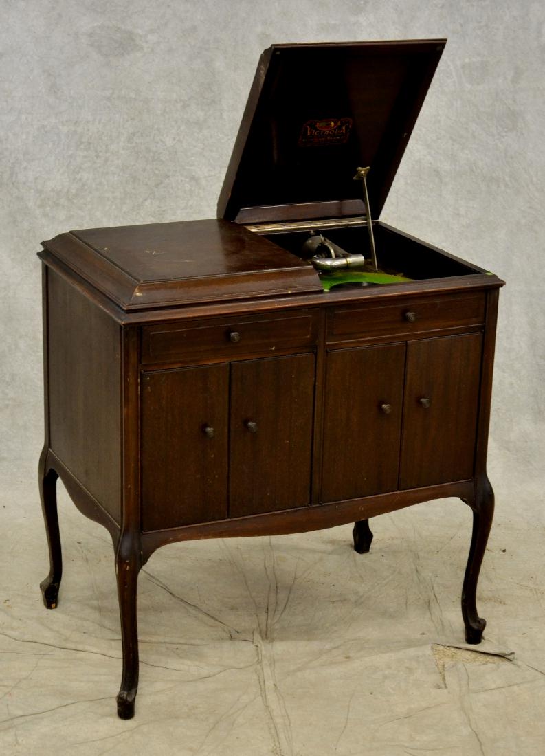 Mahogany Console Victrola: Mahogany console victrola, VV-215 w/ crank, in working condition, 32"w