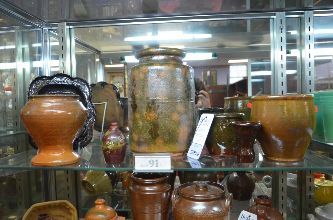 Shelf #91 - (7) Pcs Redware: Shelf #91 - (7) Pcs redware c/o (4) Pcs of New England redware: pedestal base vase, tall incised ring canning jar, (2) apple butter jars, all green and orange glaze; a PA redware pineapple tray, minia
