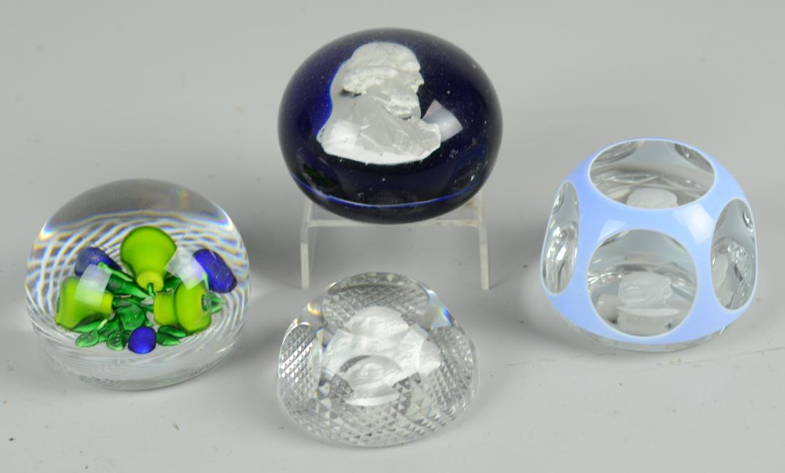 (4) Paperweights: (4) Paperweights Including Washington, General Lee, Baccarat Hoover, Floral
