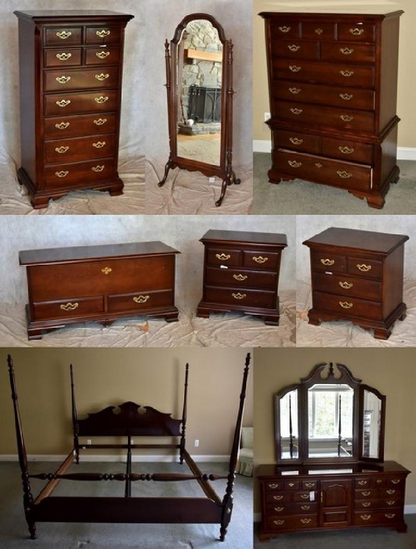 (8) pc Thomasville bedroom set: (8) pc Thomasville bedroom set, c/o King size 4 poster bed, triple dresser with winged 3 part mirror, 7 drawer lingerie chest, chest on chest, cedar chest with 2 drawers, pr nightstands, cheval mirror