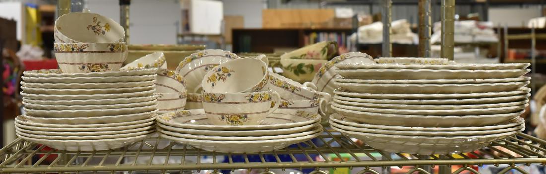 (75) Pcs Copeland Spode Buttercup Dinnerware: (75) Pcs Copeland Spode dinnerware, Buttercup pattern, c/o 12 dinner plates, 4 luncheon plates, 5 salad plates, 16 B&B plates, 7 cream soup bowls, 9 cream soup saucers, 9 teacups, 10 saucers, oval pla